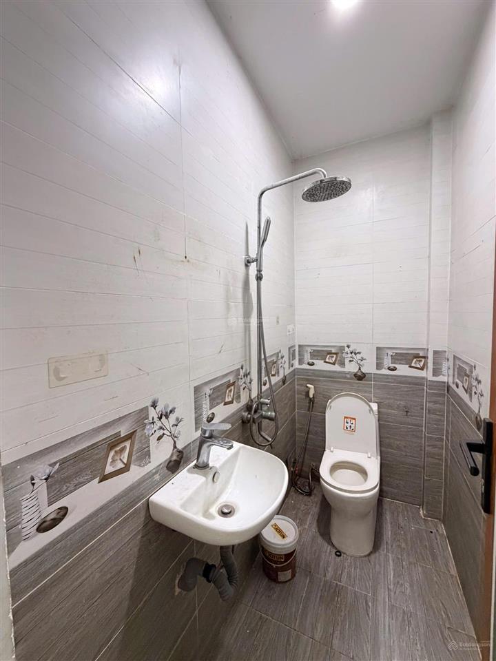 Bán gấp nhà 2 tầng lê trọng tấn,tân phú 3,7 x 12 nhỉnh 5 tỷ, hẻm 4m