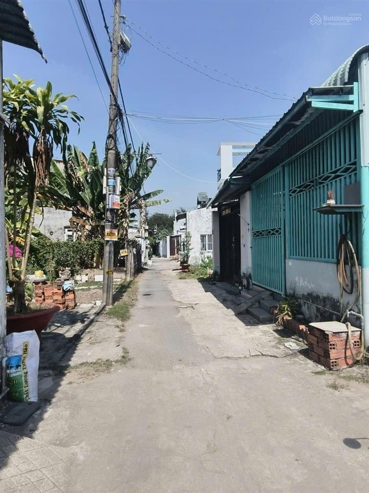 Bán đất hoc môn 5 x 14m, giá 2,5 tỷ, shr, hẻm 4m.  0344 898 ***