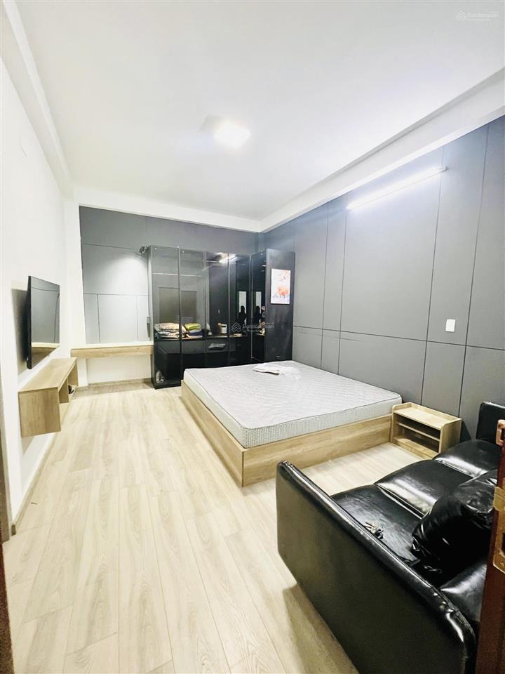 Bán nhà 180p bến vân đồn 3,7x35 1 trệt 1 lầu, giá 28 tỉ, 0911 039 ***