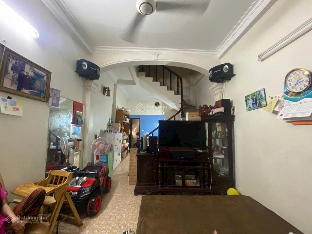 Nhà đẹp 3 tầng ở ngay tt thị trấn văn điển thanh trì ôtô tải đỗ cửa mà giá bằng đất ko