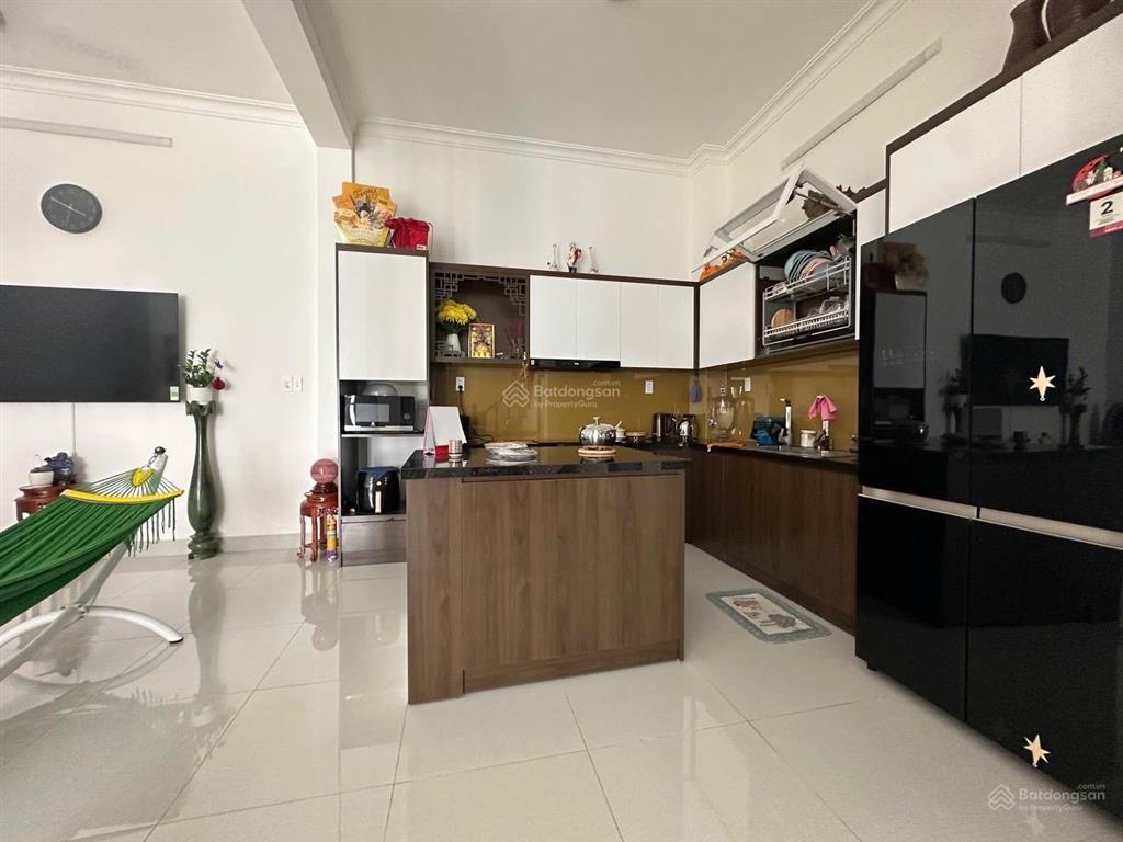 Bán nhà ngay trường hoa lư, tăng nhơn phú b, quận 9 diện tích 7.35 x 13.6m
kết cấu 3 tầng