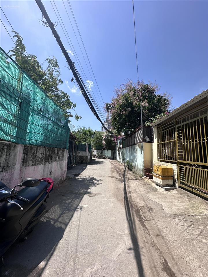 Ngay mặt tiền bưng ông thoàn ngang gần 16m 330m có 318m thổ cư 26.x tỷ
