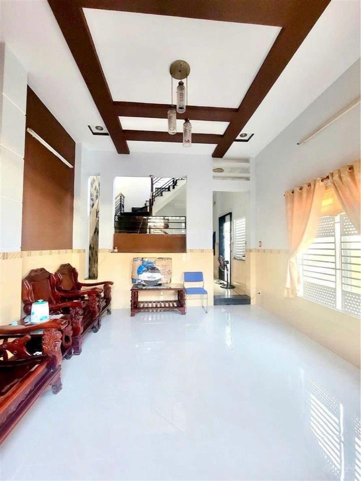 Cho thuê nhà góc 3 tầng trung tâm trường thọ 5pn 12tr/tháng