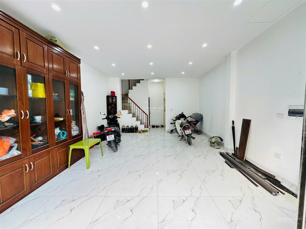 Siêu phẩm an dương vương 6 tầng thang máy  ngõ rộng  ô tô vào nhà  sổ đỏ trao tay