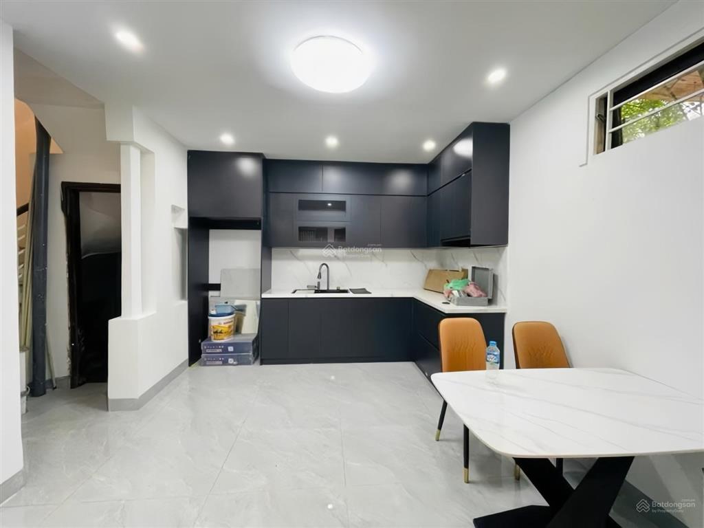Chính chủ bán nhà lô góc 3 thoáng yên hoà, cầu giấy