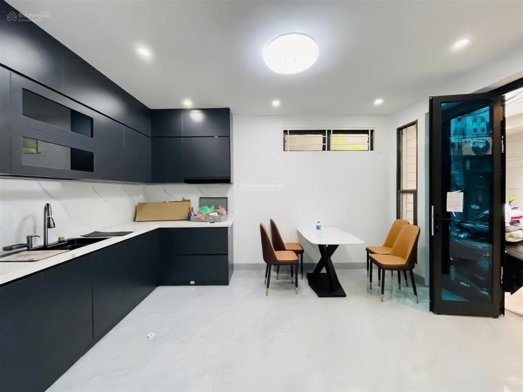 Chính chủ bán nhà lô góc 3 thoáng yên hoà, cầu giấy