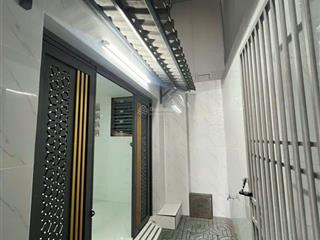 Bán gấp nhà 3 tầng  4 phòng  42m2  bà hạt  nguyễn tri phương  q10  đh kinh tế  chỉ 5.3 tỷ tl