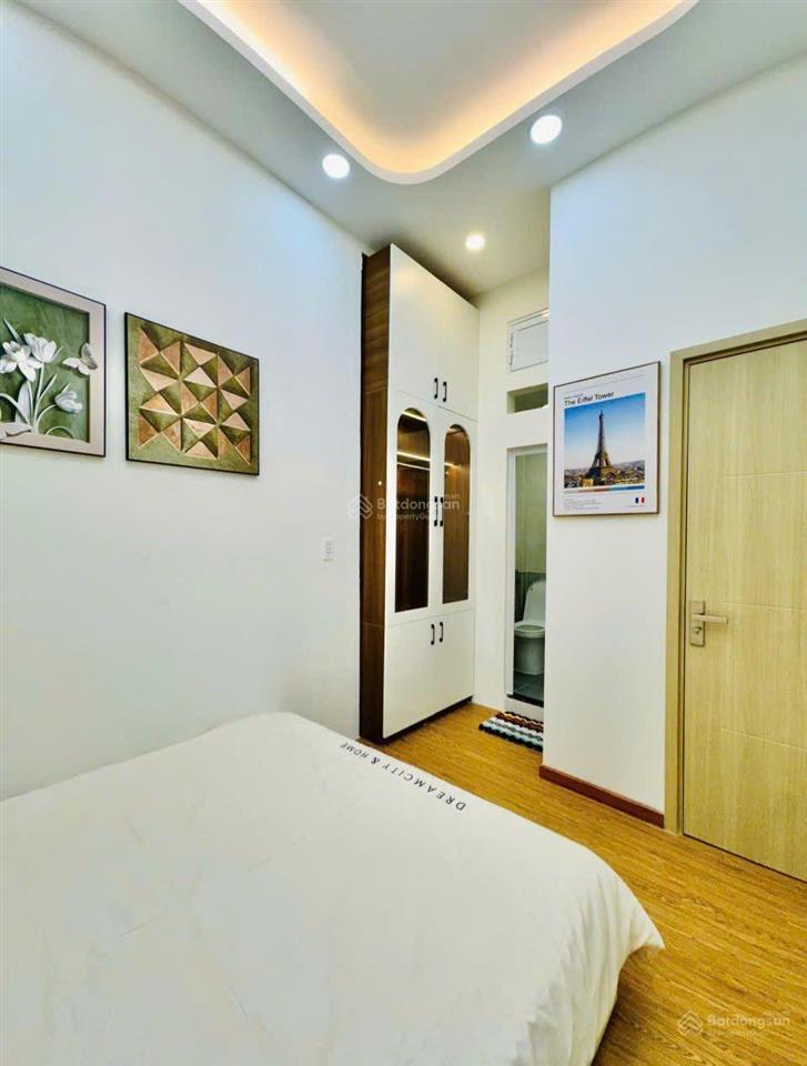 Chỉ 3 tỷ hơn có ngay nhà full nội thất, 4 tầng 3 phòng, sát cmt8  q10 ngay chợ hòa hưng. hợ gđ ở