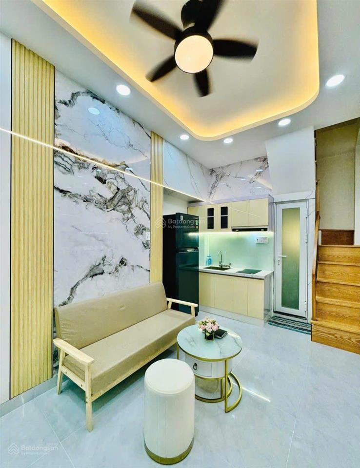 Chỉ 3 tỷ hơn có ngay nhà full nội thất, 4 tầng 3 phòng, sát cmt8  q10 ngay chợ hòa hưng. hợ gđ ở