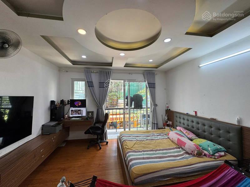 Bán gấp nhà 2mt hiệp nhất, tân bình gần bv thống nhất, khu hiếm cán bộ sổ a4. 60m2. chỉ 11tỷ hơn