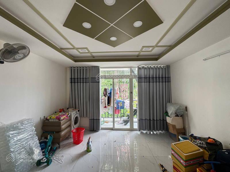 Bán gấp nhà 2mt hiệp nhất, tân bình gần bv thống nhất, khu hiếm cán bộ sổ a4. 60m2. chỉ 11tỷ hơn