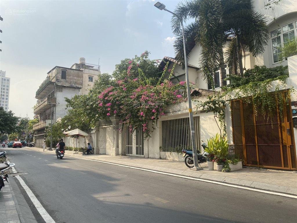 Bán gấp nhà đẹp mt đặng dung  trường sa  quận 1  5 tầng  ở  cty  chdv. chỉ 27tỷ (tl)