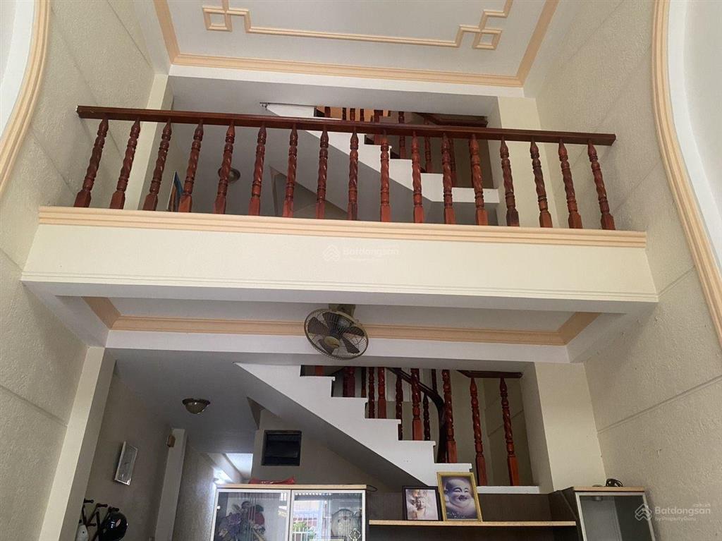 Bán gấp nhà đẹp mt đặng dung  trường sa  quận 1  5 tầng  ở  cty  chdv. chỉ 27tỷ (tl)