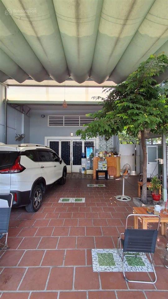 Giảm 2.5 tỷ. bán đất tặng nhà 2 mt  hxt dương quảng hàm. 186m2  ngang bề thế 8m. chỉ 28.5 tỷ. tl