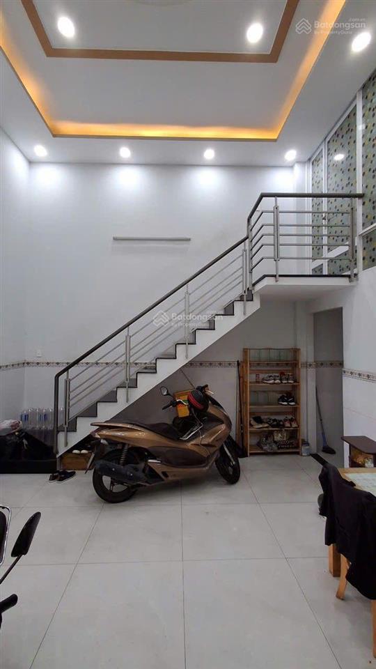 Giảm 2.5 tỷ. bán đất tặng nhà 2 mt  hxt dương quảng hàm. 186m2  ngang bề thế 8m. chỉ 28.5 tỷ. tl