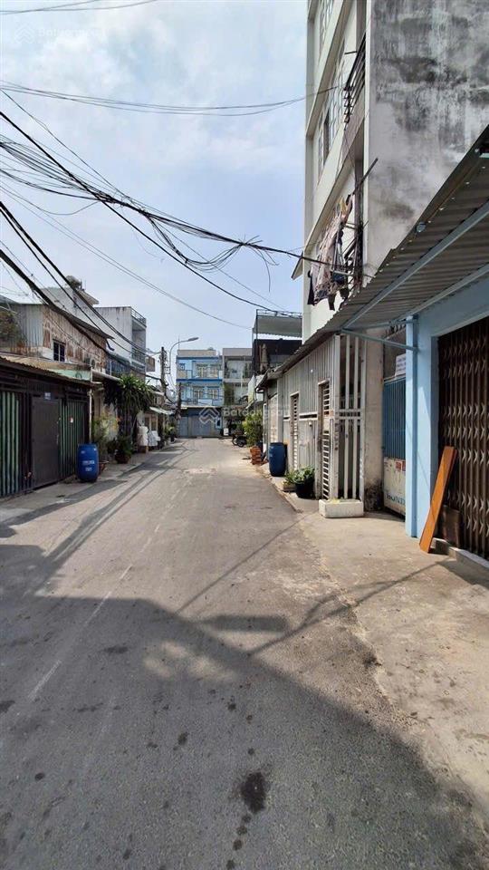 Giảm 2.5 tỷ. bán đất tặng nhà 2 mt  hxt dương quảng hàm. 186m2  ngang bề thế 8m. chỉ 28.5 tỷ. tl
