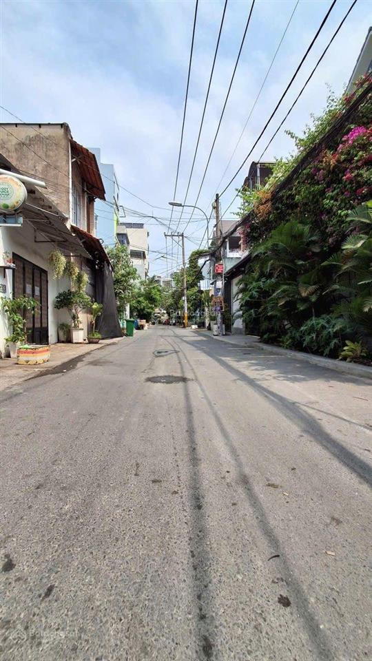 Giảm 2.5 tỷ. bán đất tặng nhà 2 mt  hxt dương quảng hàm. 186m2  ngang bề thế 8m. chỉ 28.5 tỷ. tl