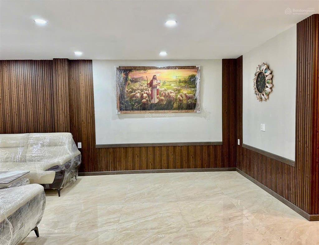 Chủ ngộp nặng  bán gấp biệt thự 5 tầng  thang máy  ô tô ngủ  sân rộng  giá chỉ 20 tỷ. tl.