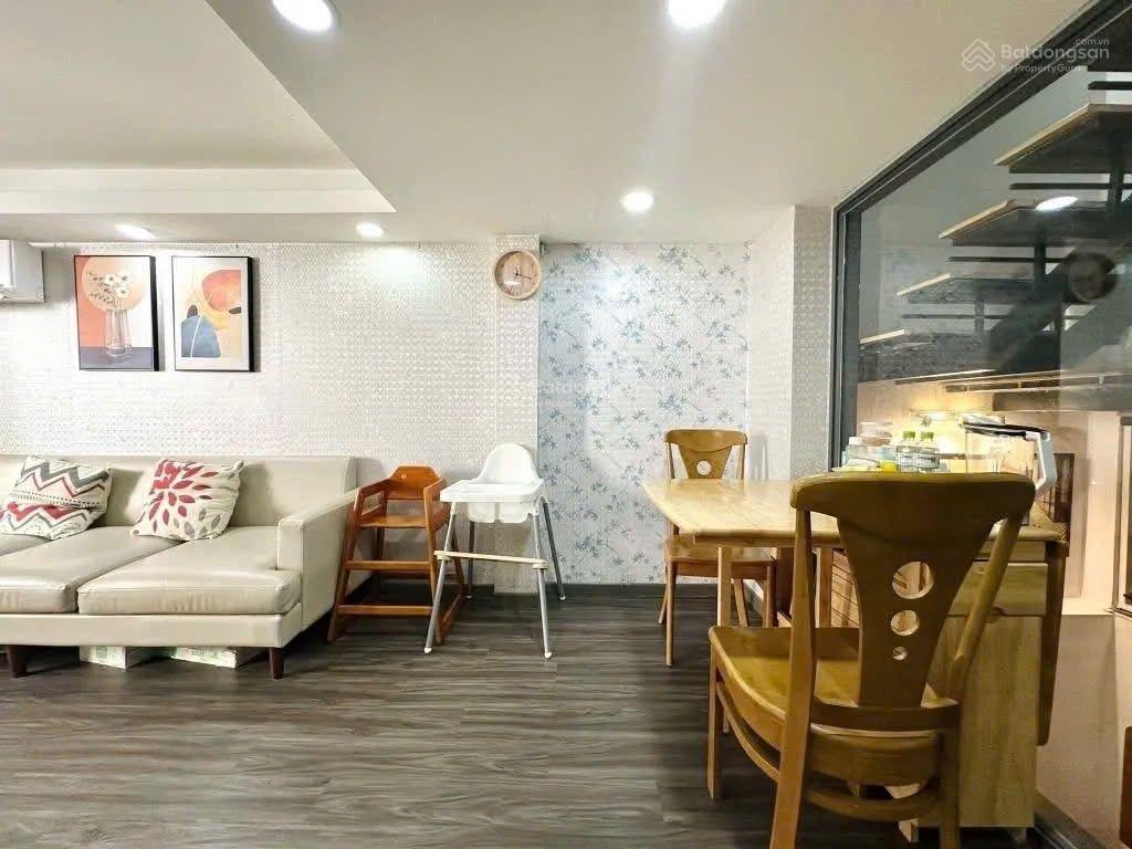 Bán gấp 2mt hiệp nhất, 3 tầng  ngay bv thống nhất, tân bình khu hiếm nhà bán chỉ 11tỷ nhỉnh. tl