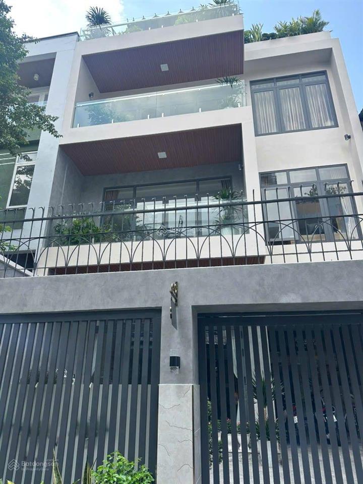 Siêu biệt thự 4 tầng  khu bác sỹ  ngang khủng 8m ( 150m2) gần bv chợ rẫy  q5. chỉ 45 tỷ. tl chủ.