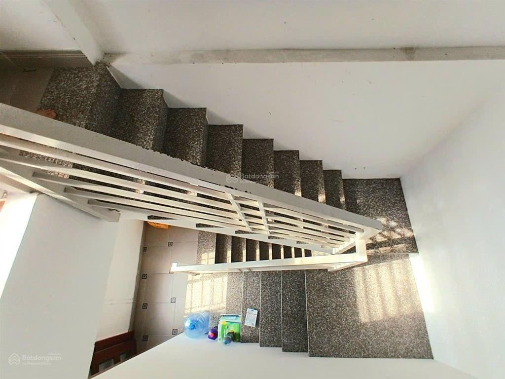 Định cư bán gấp nhà 5 tầng hxh nguyễn trãi  q1  khu cán bộ  phố đi bộ bùi viện. chỉ 12,6 tỷ tl