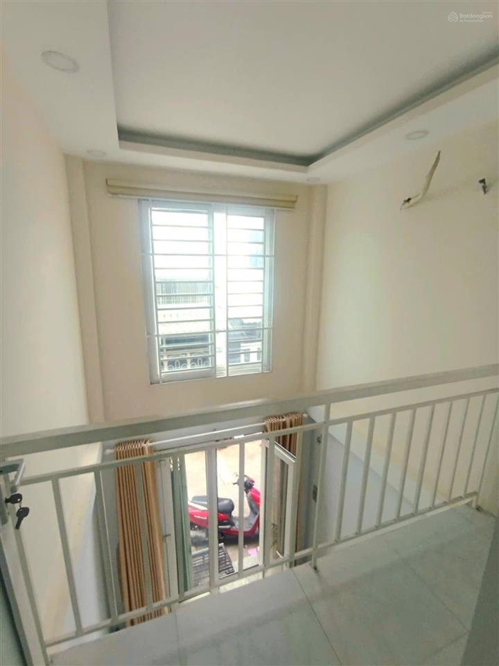 Bán gấp nhà kế mt võ văn kiệt  q5  4 tầng  5pn, dòng tiền 300tr/năm chỉ 6.8 tỷ. tl chính chủ