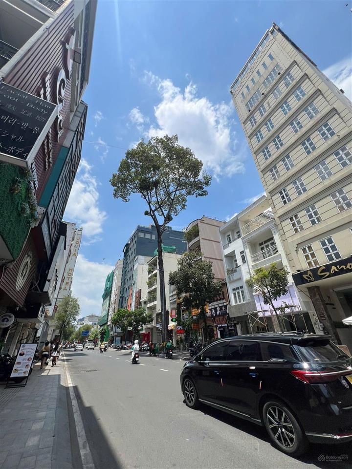 Bán đất tặng nhà ngay lý tự trọng  q1 kế lê thánh tôn  chợ bến thành  ngang 4.5m  chỉ 15.5 tỷ.