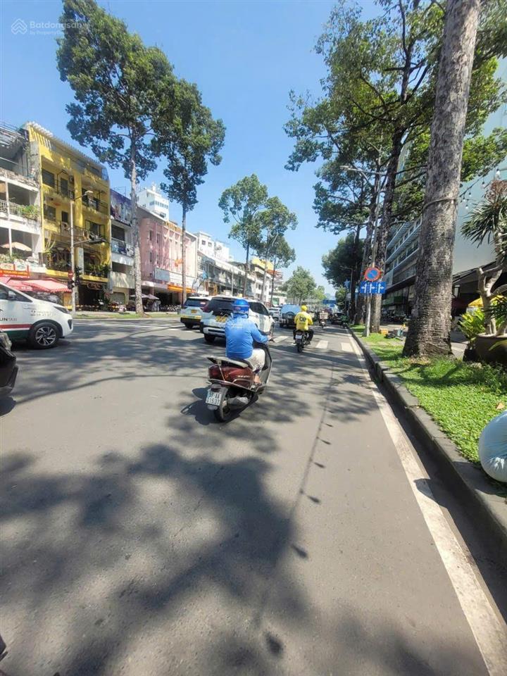 Bán đất tặng xây nhà mới 4 tầng  căn góc hxh 5m đề thám q1. sát trần hưng đạo. chỉ 3,98 tỷ. tl