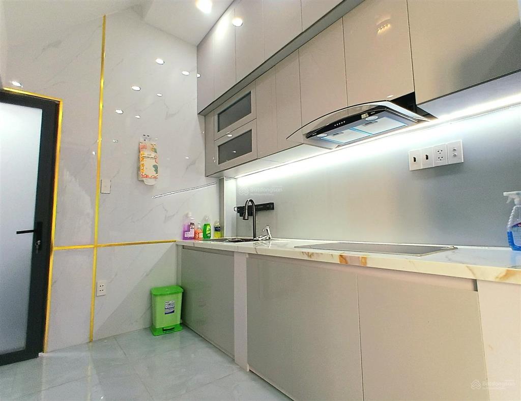 Chỉ 6.8 tỷ có ngay căn góc 2 mt hxh cao đạt  trần bình trọng  q5  4 tầng  giáp q1