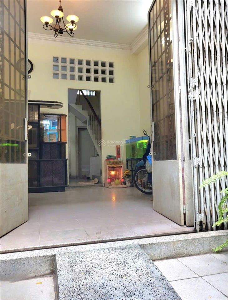 Chỉ 8.45 tỷ tl chủ. có ngay nhà ngay nguyễn biểu  q5  giáp q1  4 tầng ngang lớn 5m.