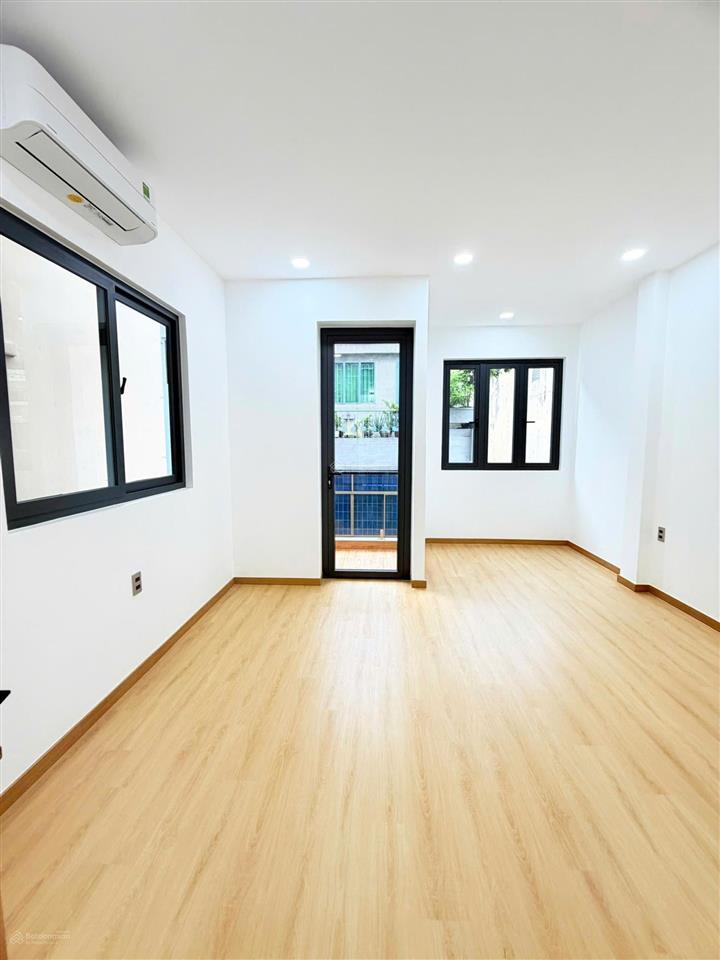 Chỉ 14 tỷ hơn có ngay siêu phẩm góc 2mt hxh nguyễn trãi  q5  thu 500tr/năm. 5 tầng  8 phòng