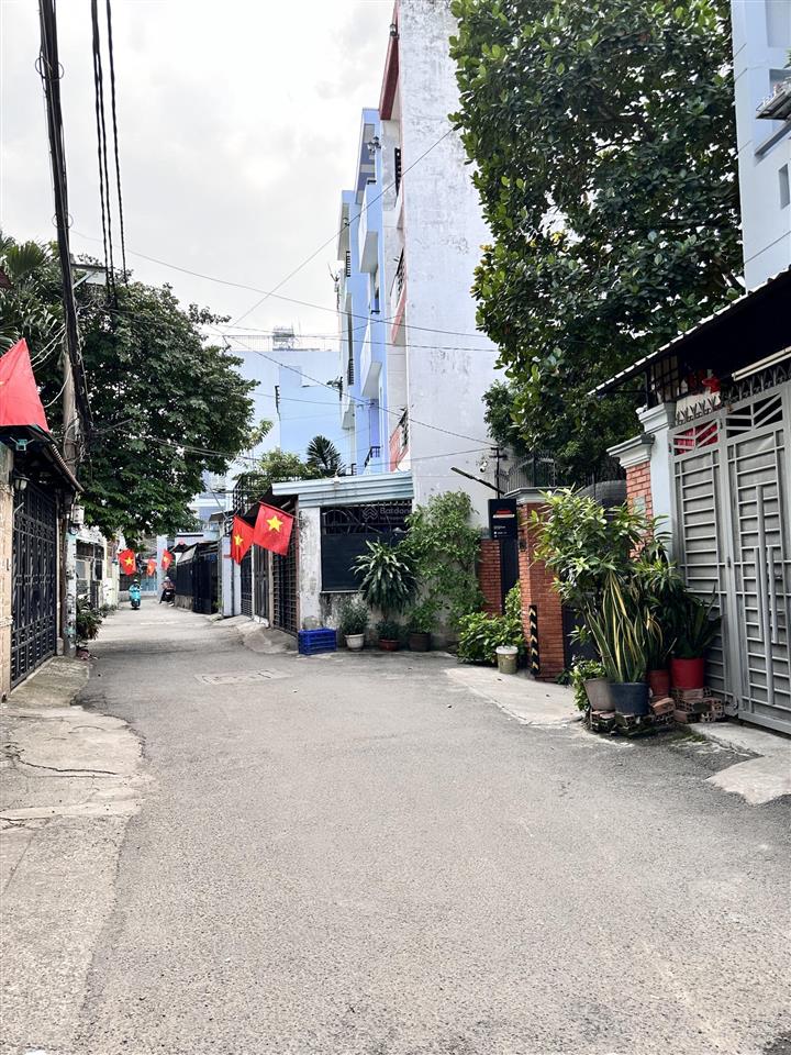 Bán nhà chính chủ hxh thông 6m quang trung, đối diện mercedes, 4 tầng btct, khu nhà đẹp, 7,9 tỷ