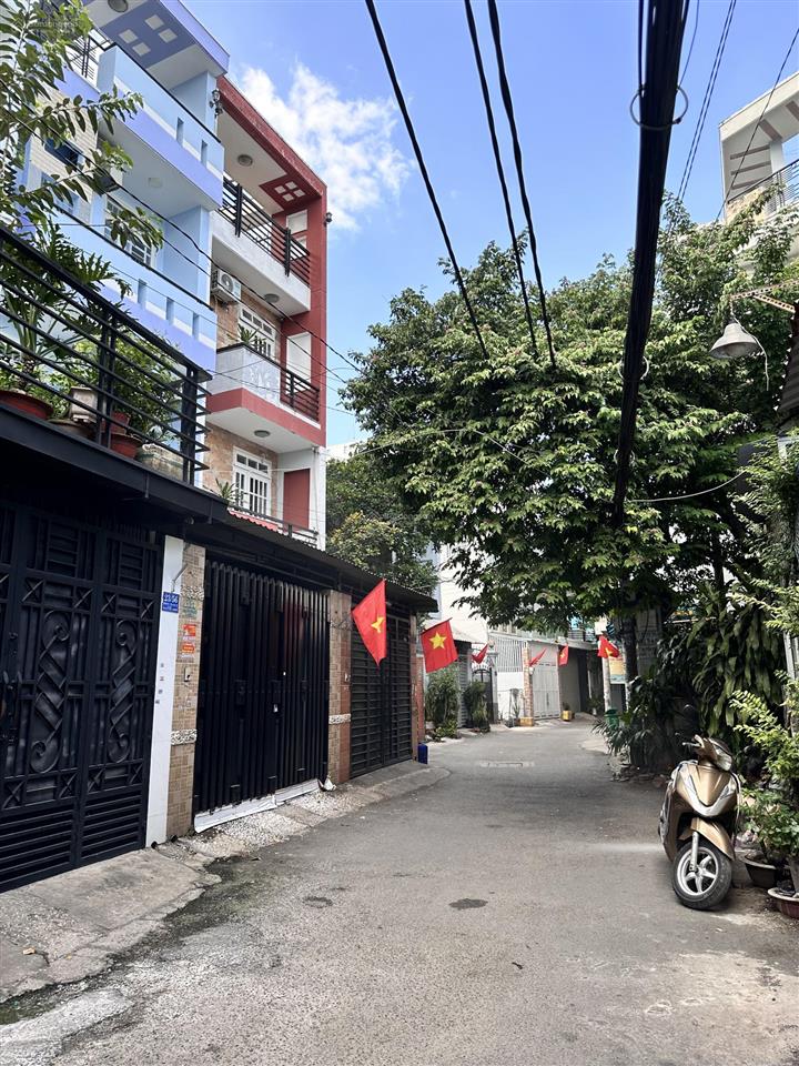Bán nhà chính chủ hxh thông 6m quang trung, đối diện mercedes, 4 tầng btct, khu nhà đẹp, 7,9 tỷ