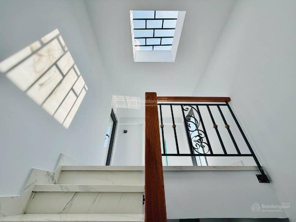 Bán nhà full nội thất xịn hxh dương quảng hàm, 40m2, 5 tầng btct, cho thuê 20tr/tháng, 6,99 tỷ