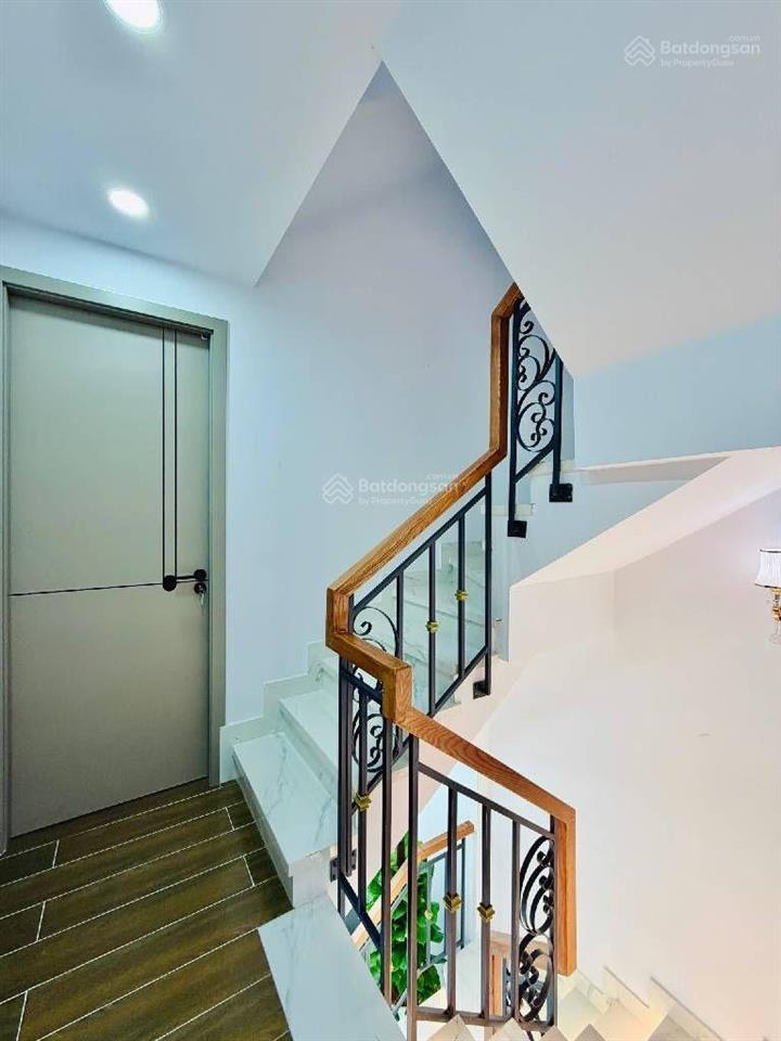 Bán nhà full nội thất xịn hxh dương quảng hàm, 40m2, 5 tầng btct, cho thuê 20tr/tháng, 6,99 tỷ