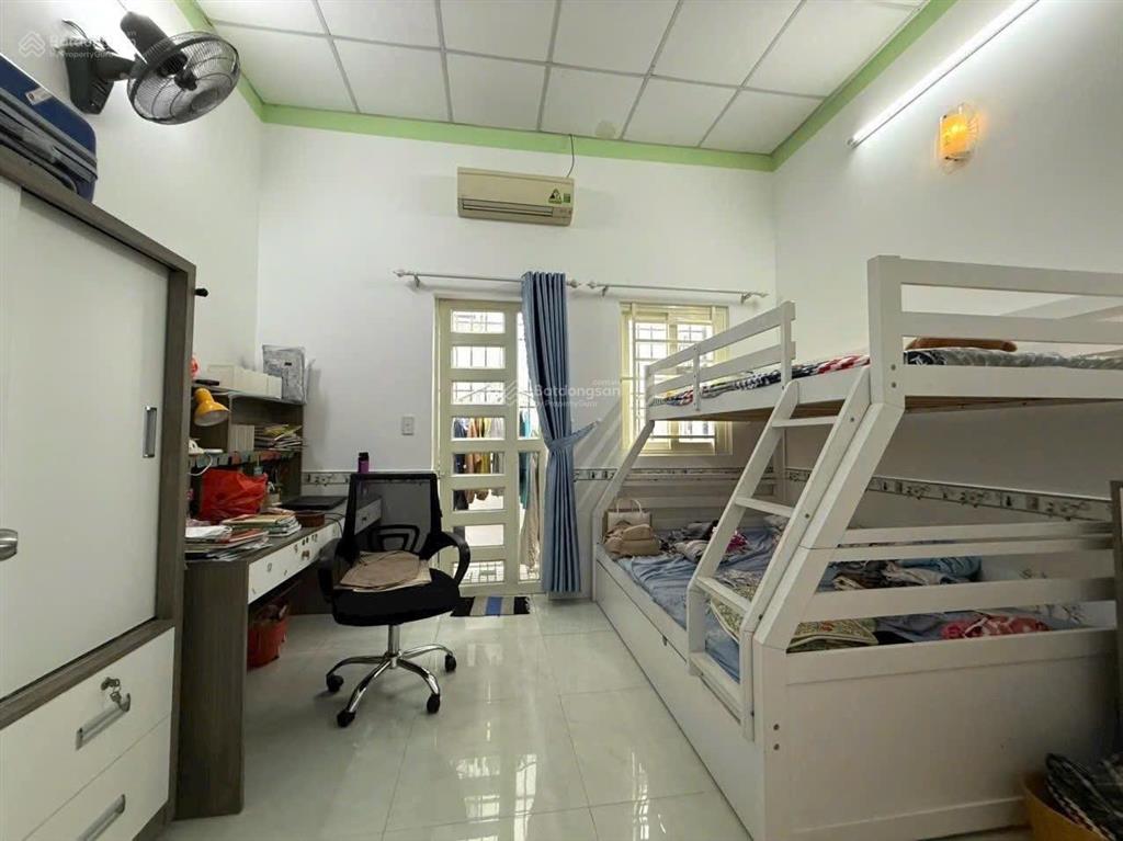 Bán nhà hxh quang trung, 60m2, 2 tầng bê tông kiên cố, khu phố phân lô an ninh, sổ vuông, 4,6 tỷ tl