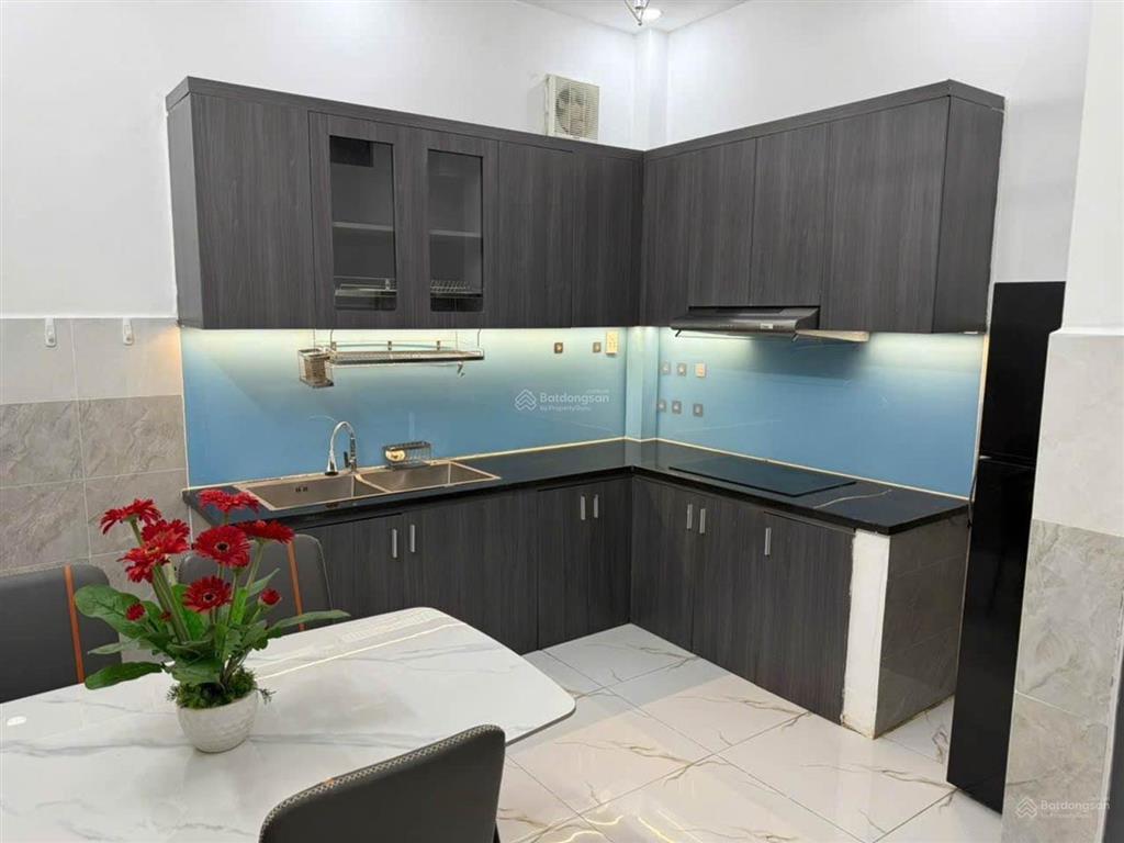 Bán nhà hxh 6m thông phan huy ích, 50m2, công nhận đủ, 2 tầng btct, vuông, full nội thất, 5,9 tỷ