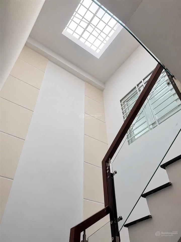 Bán nhà hxh phạm văn chiêu, 70m2, 4 tầng btct, sân đậu oto, gần công viên, vuông vức, chỉ hơn 7 tỷ
