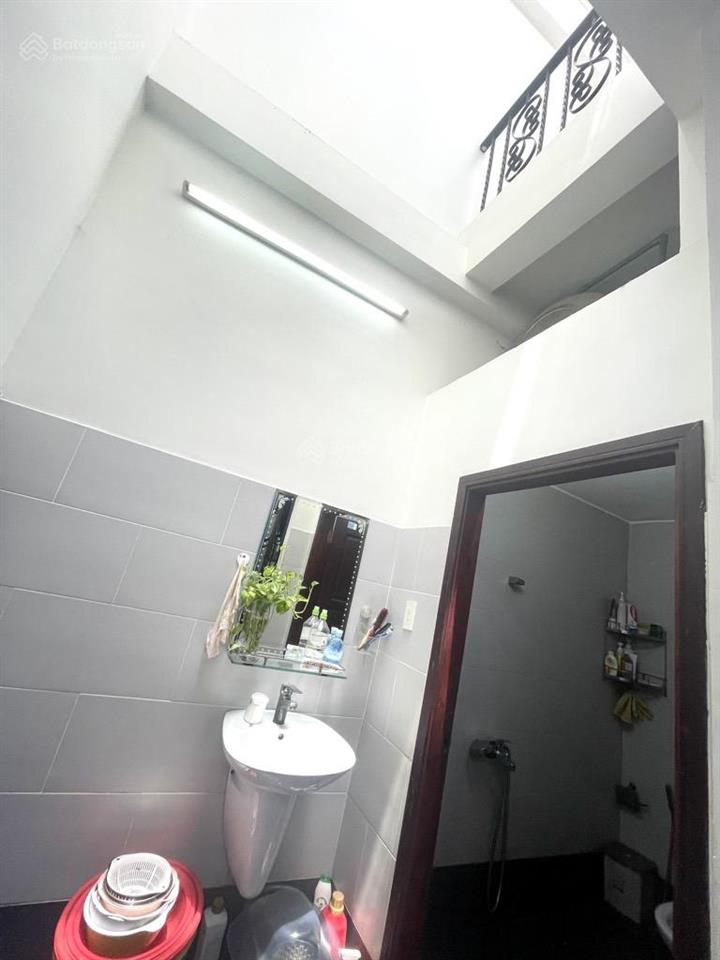 Bán nhà hxh thông 6m phan văn trị, kế cityland, sổ vuông 4*15, 3 tầng, xây ở chắc chắn, hiếm bán
