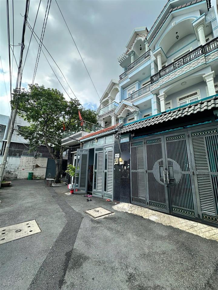 Bán nhà nguyễn duy cung 60m2 vuông vức, nhà xây ở chắc chắn, sát mặt tiền, khu nhà sạch sẽ, an ninh