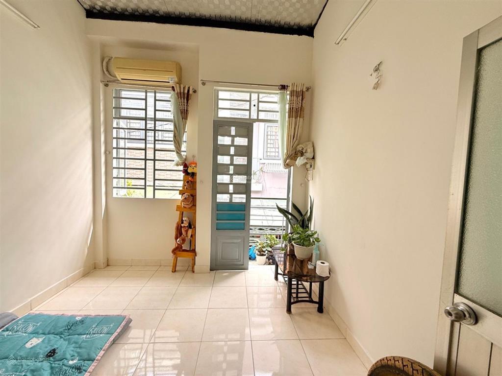 30m2  1 trệt 1 lầu đúc  shr vuông vức  kế bên coopmart quang trung  3,99 tỷ