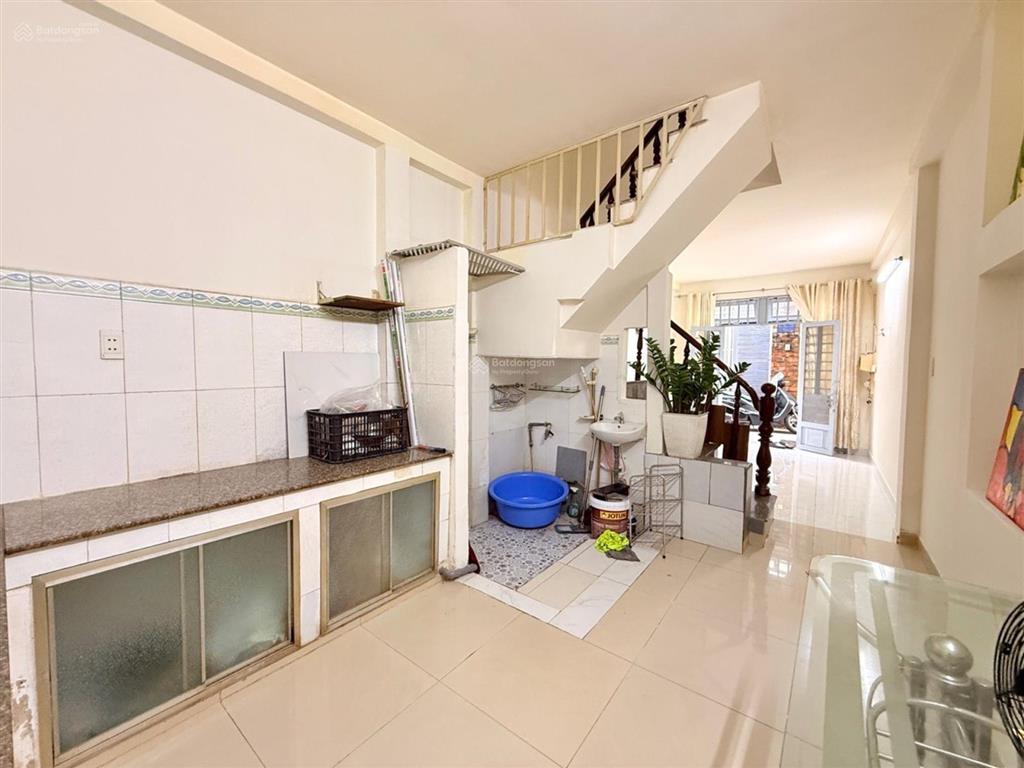 30m2  1 trệt 1 lầu đúc  shr vuông vức  kế bên coopmart quang trung  3,99 tỷ