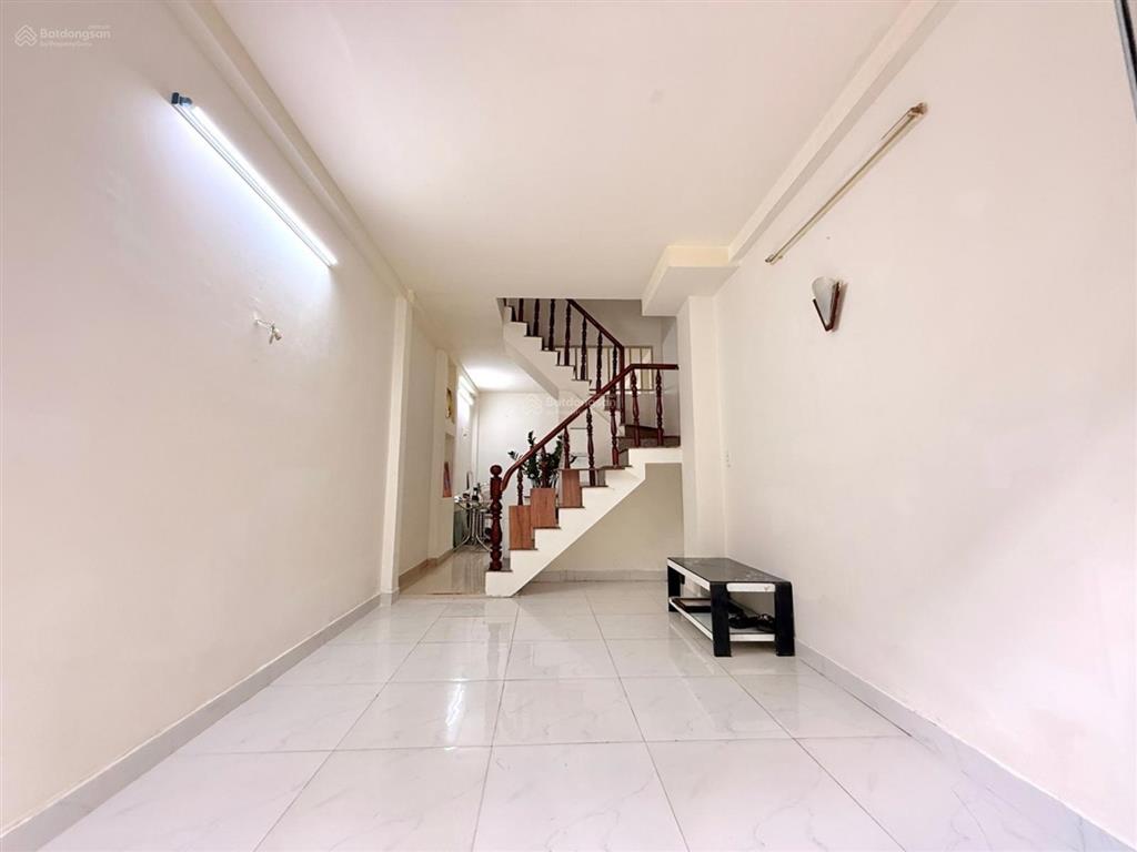 30m2  1 trệt 1 lầu đúc  shr vuông vức  kế bên coopmart quang trung  3,99 tỷ