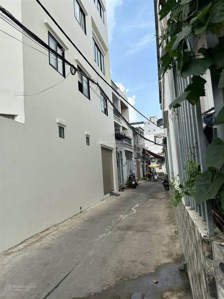 Bán nhà hxh trần thị trọng (cống lở), 50m2, 2 tầng, căn góc không lộ giới, sân để xe rộng, 5,5 tỷ