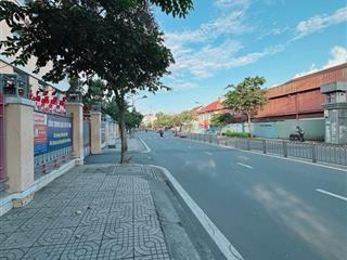 Nhà mặt tiền đường nhựa 8m, phạm văn chí, 55m2, 8 tỷ hơn