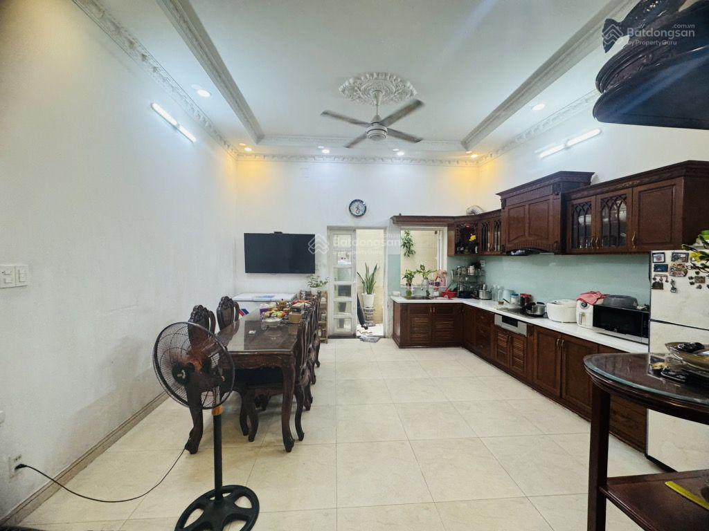 Nhà 3 tầng, hẻm xe tải võ văn kiệt, 75m2, 4x19m, 6.3 tỷ
