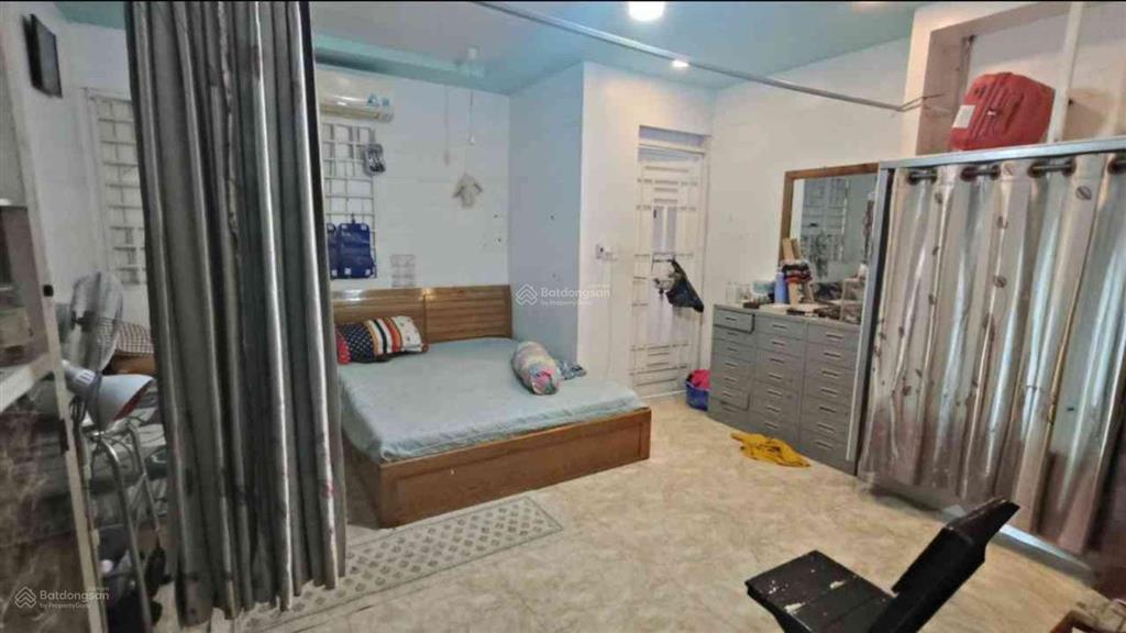 Nhà sát mặt tiền bà hom, 60m2, hơn 5 tỷ