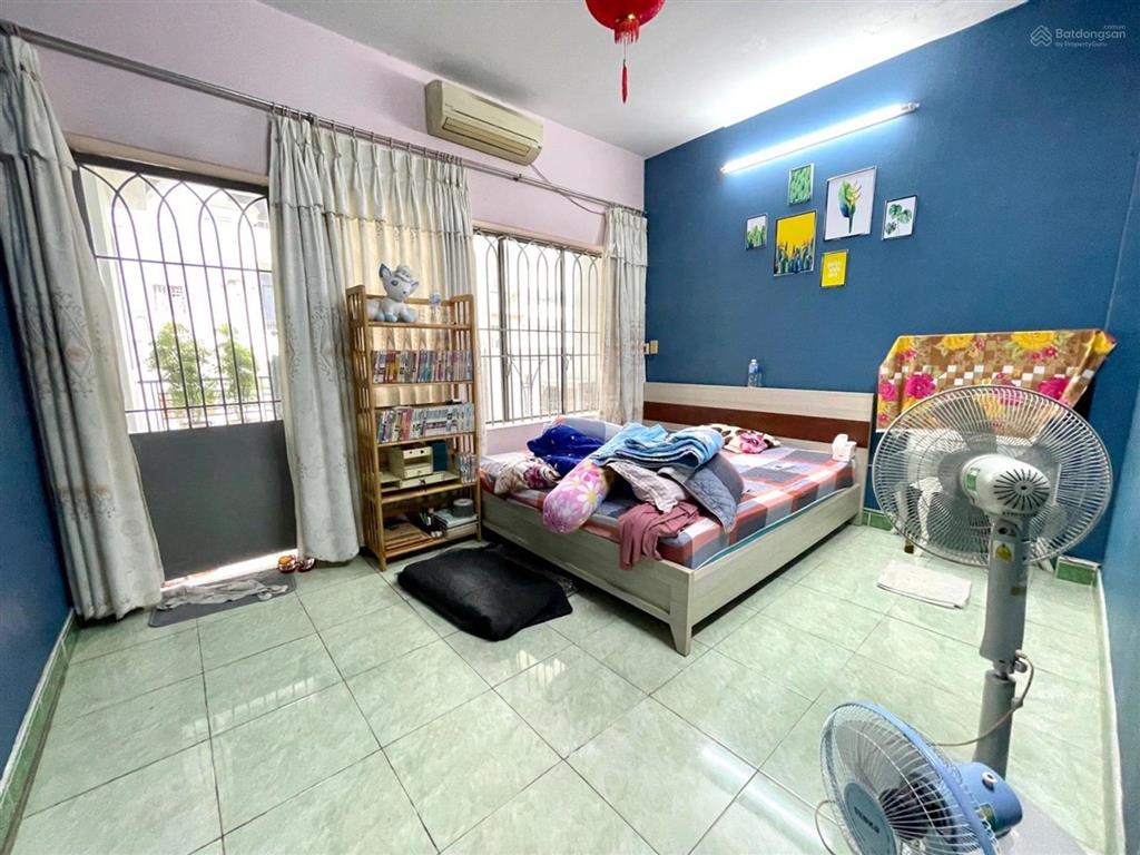 Nhà 3 tầng, hẻm xe tải, phú định, 80m2, 4x20m, hơn 5 tỷ