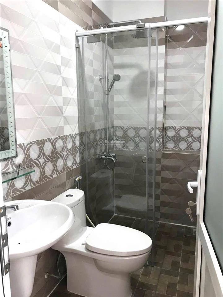 Cho thuê nhà hẻm xe hơi 310/ dương quảng hàm p5 gò vấp 4mx15m 4pn 5wc sẵn máy lạnh