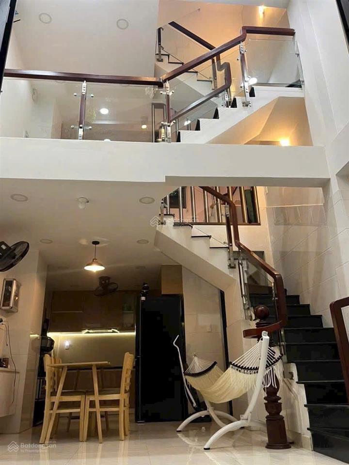 Cho thuê nhà hxh 373/ thống nhất p11 gò vấp 4mx10m 4pn 3wc nhà mới tặng vườn sau sạch